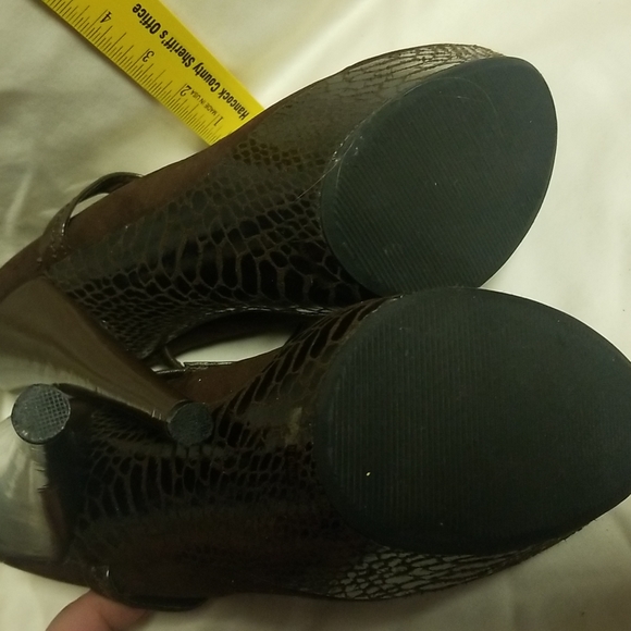 Shoes - Picture 2 of 2